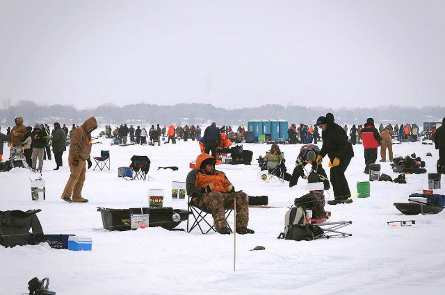 winter fishing crowd on ice